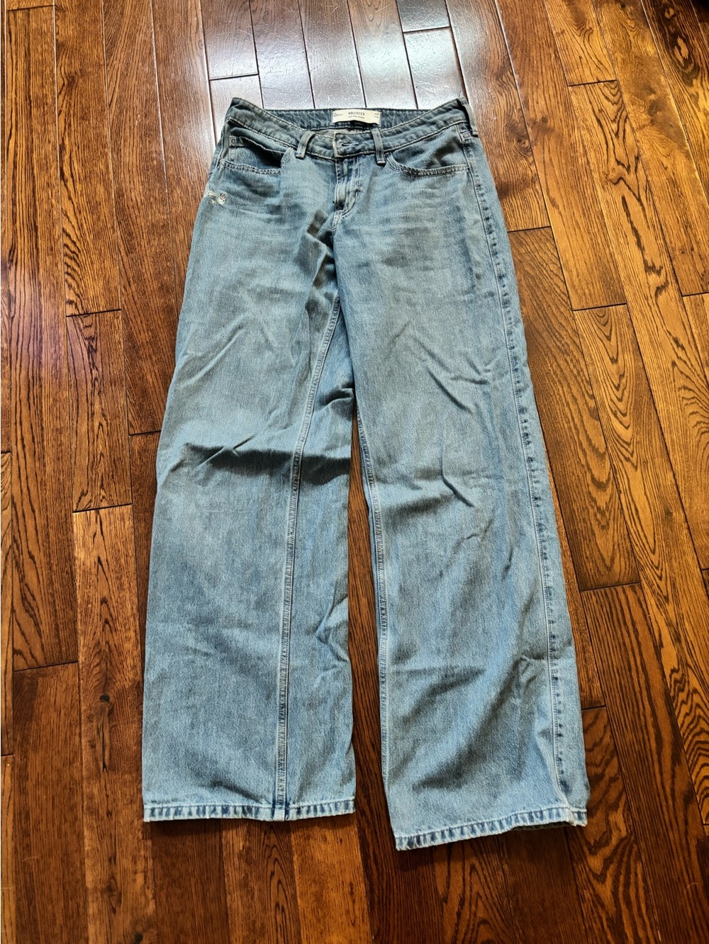 Hollister low rise  Light Blue Relaxed Wide-Leg women’s  Jeans